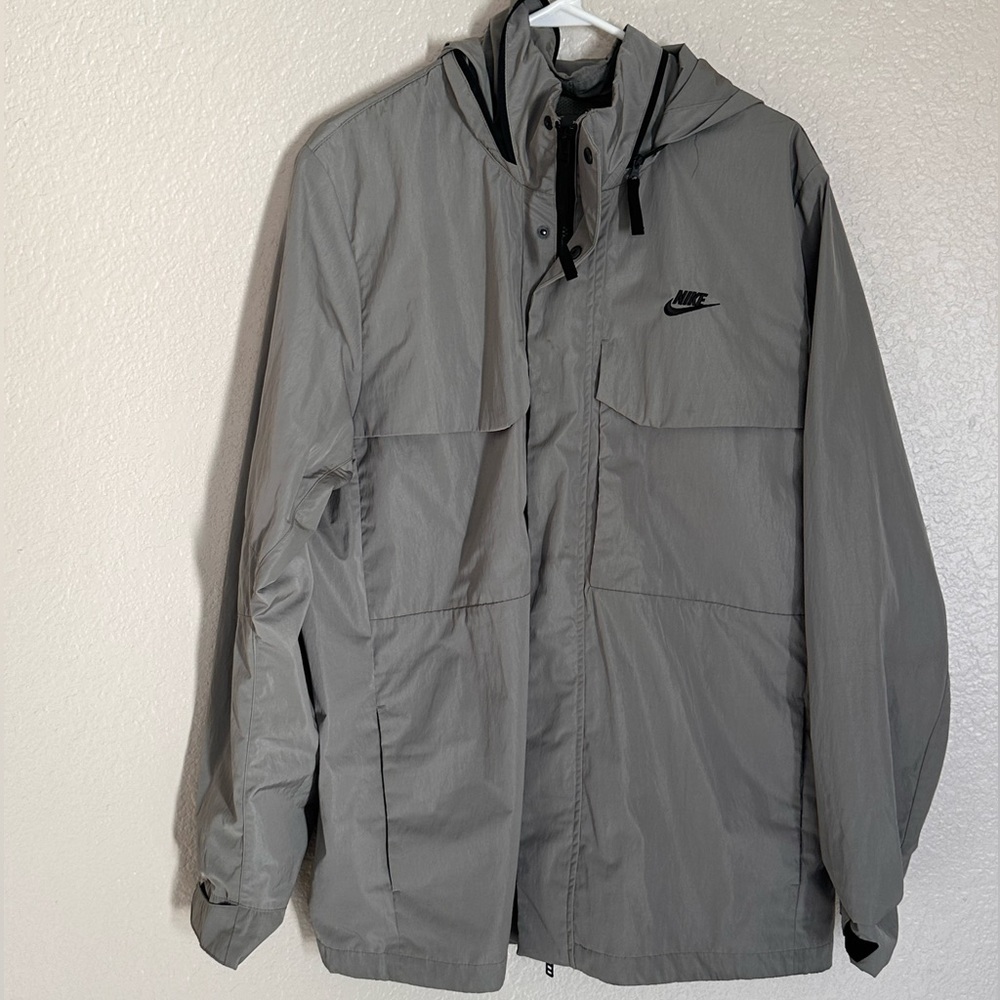 Nike lightweight jacket. Light mint. Men’s size L